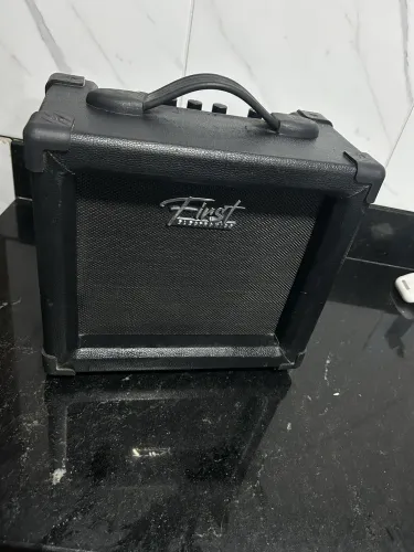 Amplificador guitarra First