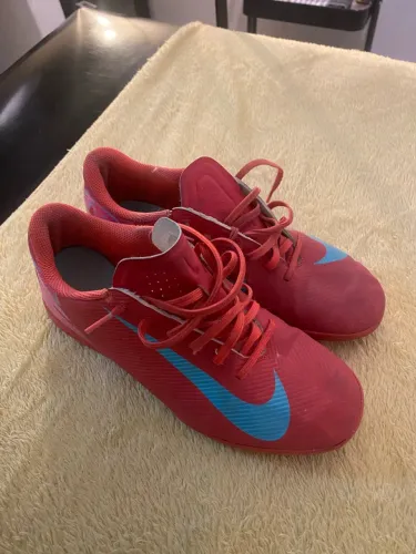 Vendo tênis futsal Nike
