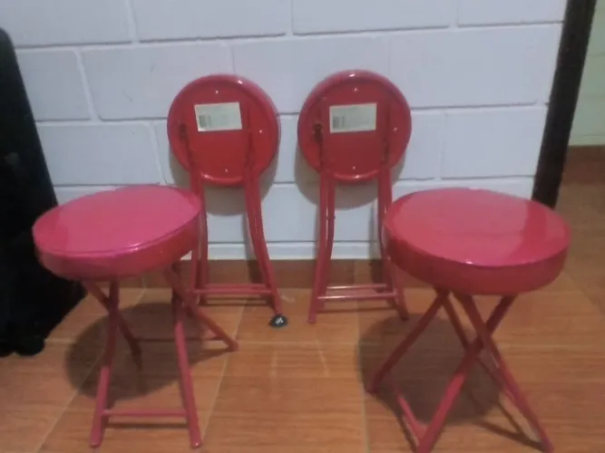 4 Banquetas na cor Pink.