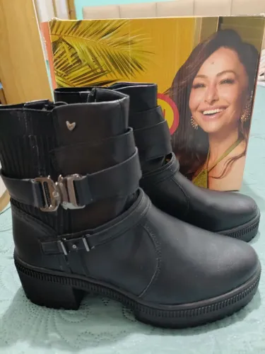 Bota coturno nova número 38