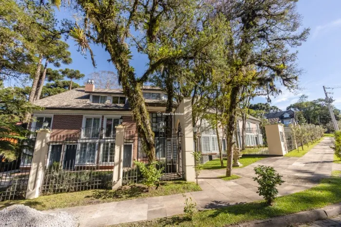 Casa a venda no bairro Vila Suzana em Condomínio fechado