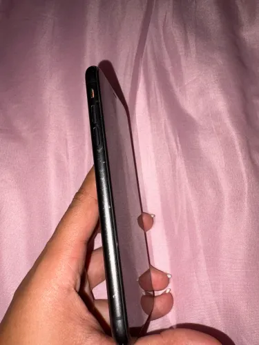 iPhone 11 pra sair logo