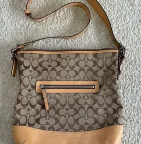 Coach transversal bege monograma original