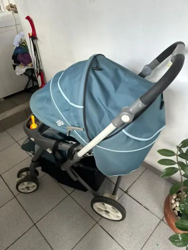 Carrinho de Bebê e Bebê Conforto marca Joie