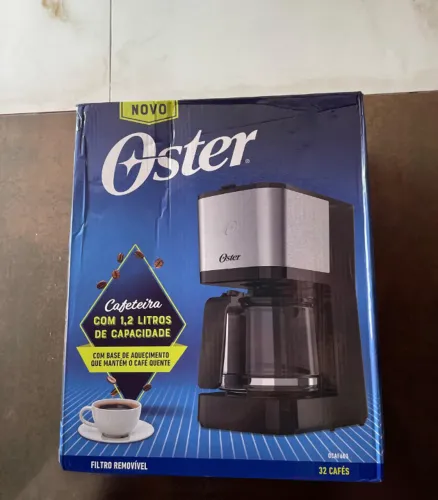 Cafeteira Oster Inox 1,2L - 110V, 750W - Lacrada na Garantia