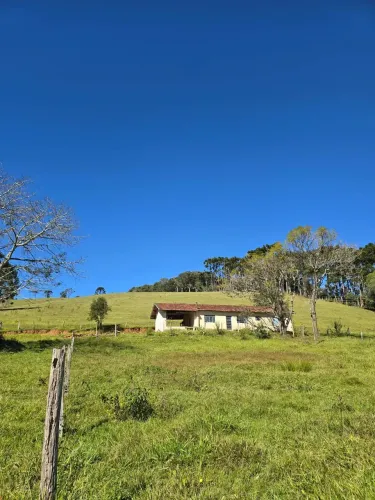 Sitio  em Camanducaia  MG  com 55 mil metros  com casa e nascente