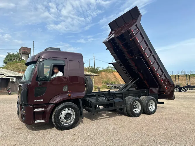 CARGO 2428 CAÇAMBA