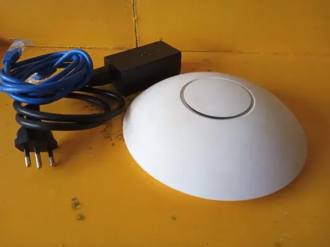 1 Ponto de Acesso UBIQUITI