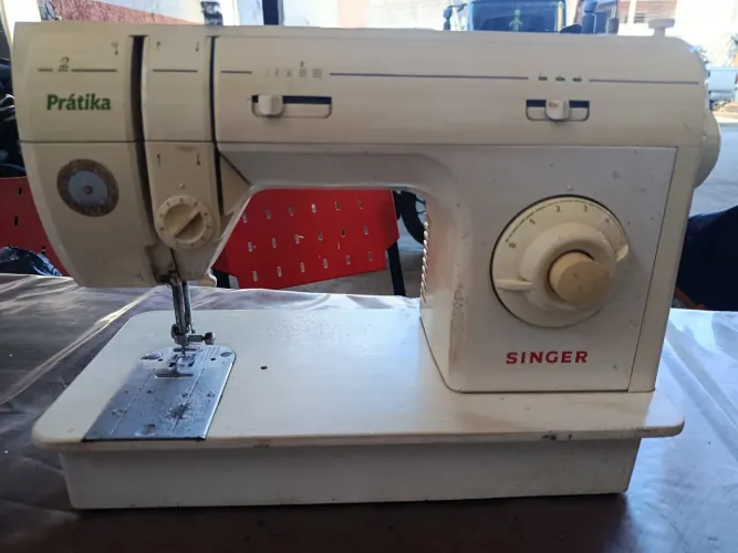 Vendo máquina de costura 500