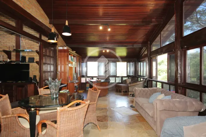 CASA COM 4 QUARTOS PARA VENDA NO VILLE DE MONTAGNE. codigo: 341822