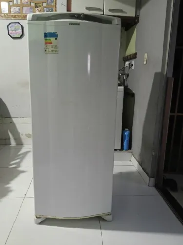Freezer Vertical Consul 231L (CVU26) - Excelente Estado!