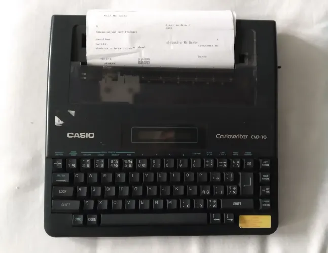 Máquina de escrever elétrica
