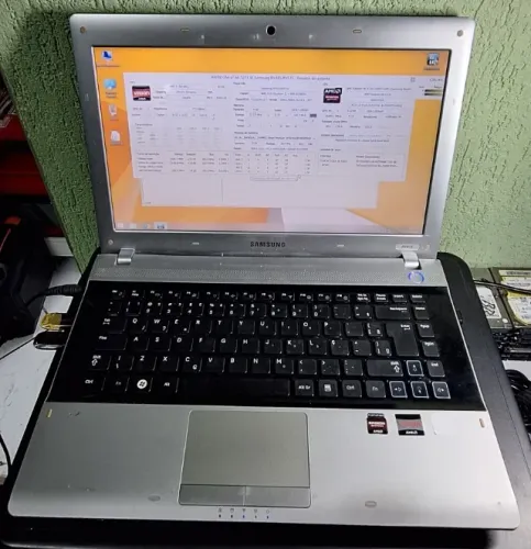 Notebook Samsung RV415 AMD Dual Core 4GB HD 320GB Office Bateria Boa.