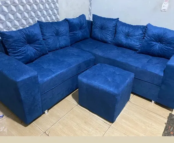 SOFÁ . Azul . Disponível de canto lindo