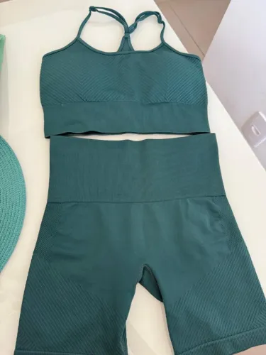 Roupa de Academia