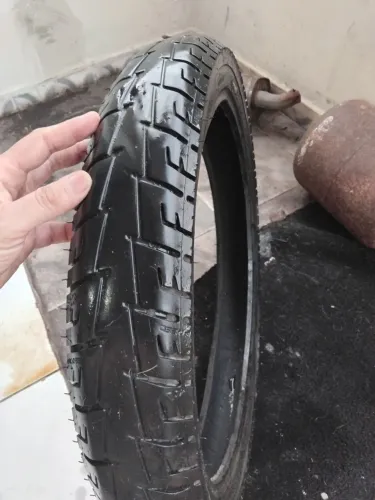 Pneu 90/90 18  traseiro