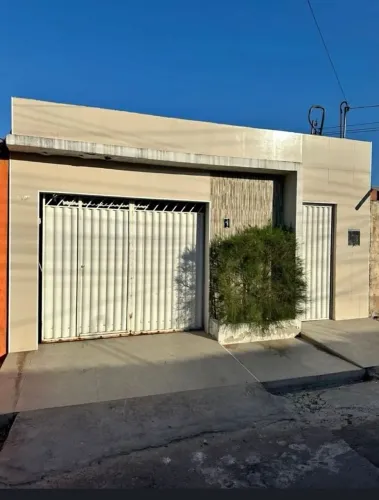 >Casa na Cidade Nova 1 - R. Sta. Marta.