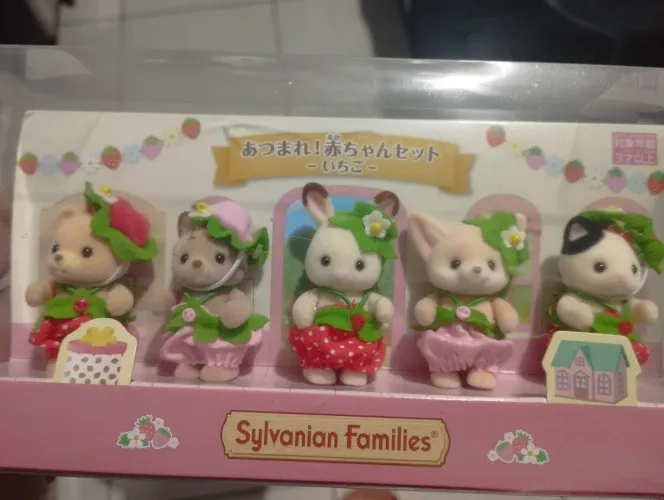 Sylvanian Families Very Berry Babies