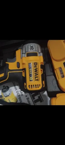 Chave de impacto XR Dewalt nova