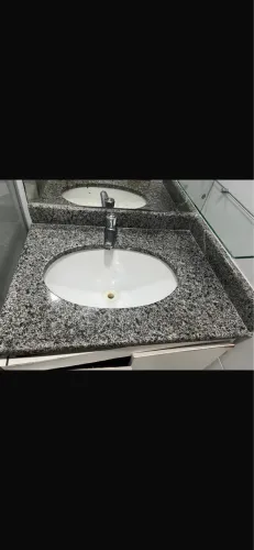 Bancada granit com Cuba e torneira 