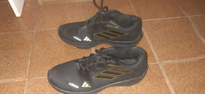 Tenis adidas
