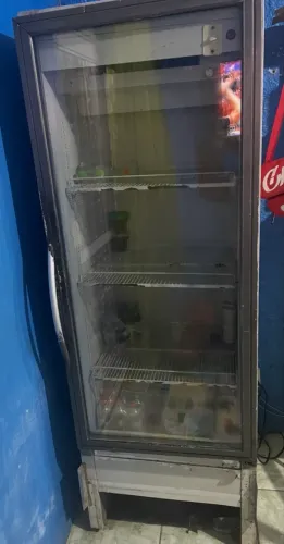 Visa Coller 495 litros em ótimo estado e super grande