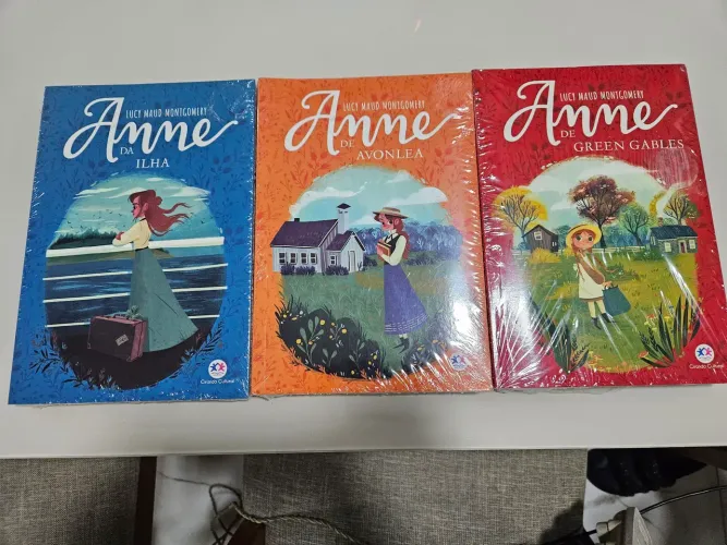 Coleção de livros da ANNE with An E