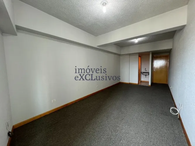 Sala comercial para venda ou locação no Bigorrilho.