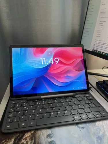 Tablet Lenovo Idea Tab 11 2.5K com Caneta e Teclado Folio