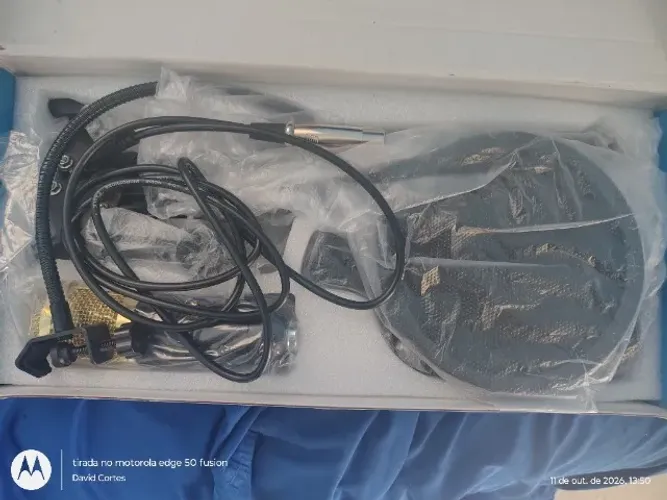 ? Kit Microfone Condensador Profissional com Braço Articulado e Pop Filter (Semi-novo)