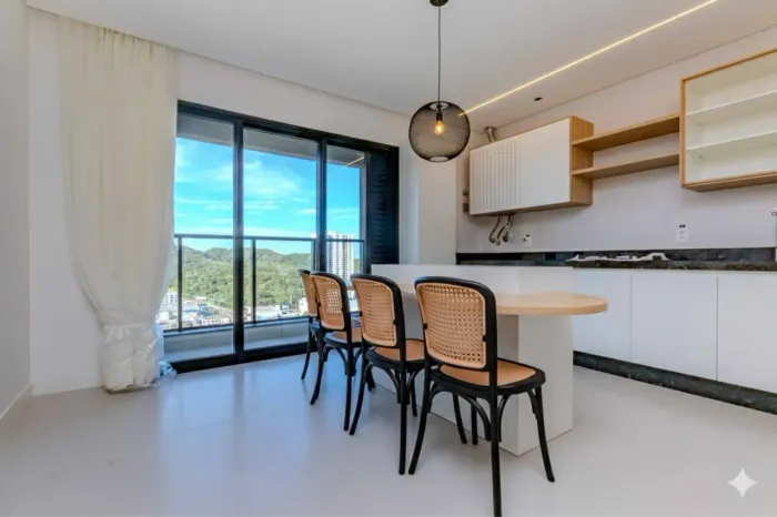 Alugo apartamento anual na Praia Brava 