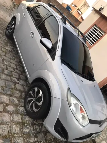 Ford Fiesta Sedan SE 1.6 8V Flex 4P 2014