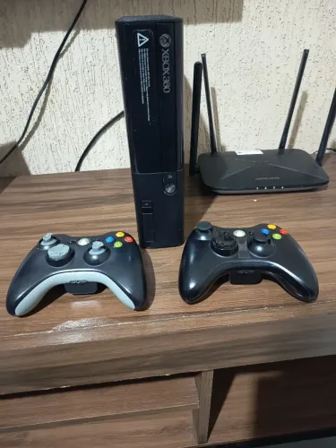 Vendo Xbox 360 Super Slim