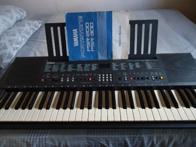 teclado yamaha psr 200