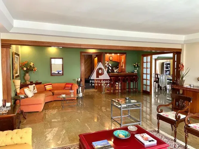 Luxuosa Cobertura no Leblon 4 Quartos e 4 Vagas
