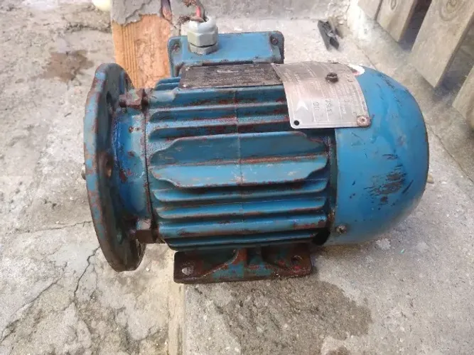 Motor elétrico Weg 1 cv trifásico 220 v e 380 v 3420 rpm usado funcionando normal w22 plus