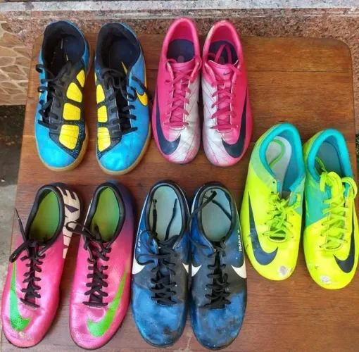 Conjunto de Chuteiras de Futebol Salão