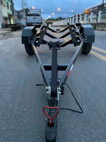 Carreta de reboque para moto e carro.
