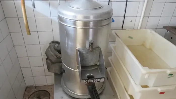 Descascador de Batatas e Legumes em aço inox marca Croydon   