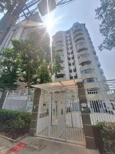 Apartamento para alugar em Barueri, Condomínio Centro Comercial Alphaville, com 2 quartos