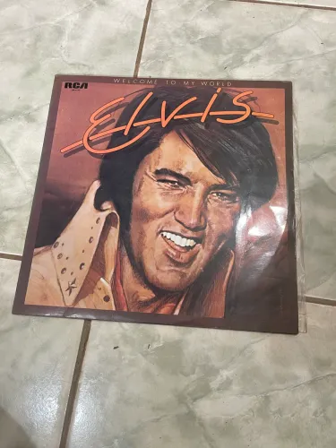 Disco de vinil Elvis semi novo 
