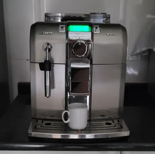 Maquina de Cafe Expresso Phillips Saeco Syntia