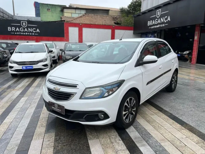Chevrolet Onix Hatch LTZ 1.4 8V Flex Power Aut. 4P 2014