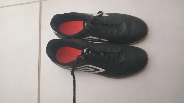 Chuteira umbro futsal tam.40
