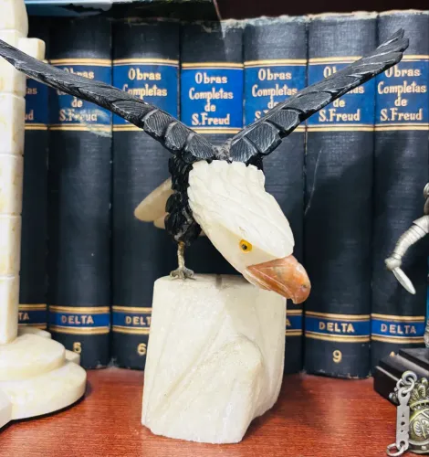 Escultura de ave 