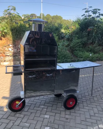 Carrinho de churrasco com caixa térmica
