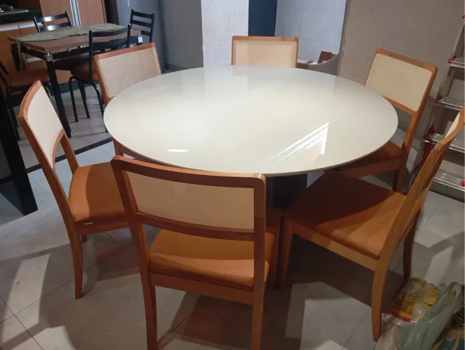 Mesa de madeira redonda 6