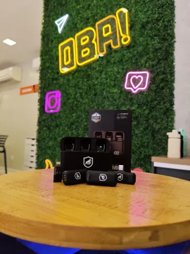 Microfone de Lapela Survivor GShield com caixa de carregamento