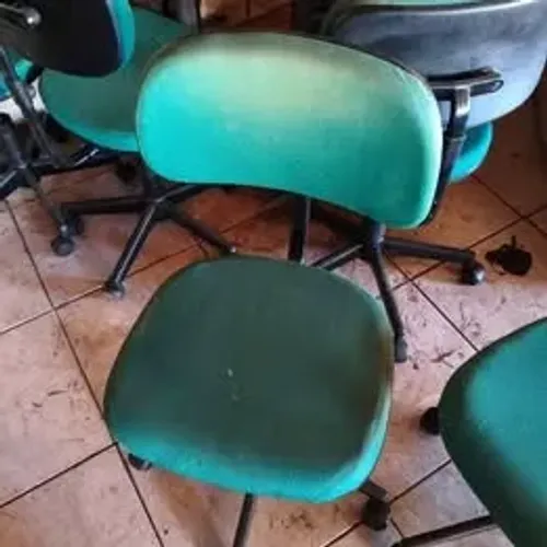 (11) Cadeiras de Escritório com rodas sem braço