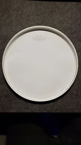 Pele muda Remo SILENTSTROKE USA 12"